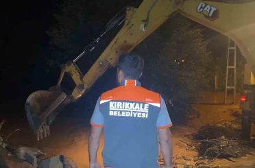 Kırıkkale’yi sağanak vurdu: Dereler taştı, ekipler anında müdahale etti 
