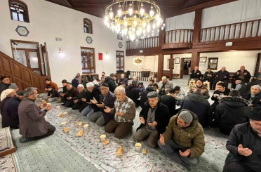 Kırka Mahallesi sakinleri 2026 yılının ilk sabah namazını birlikte kıldı 