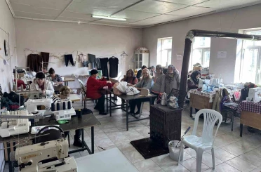 Kırkkepenekli’de kadınlar dikişle üretime katılıyor 