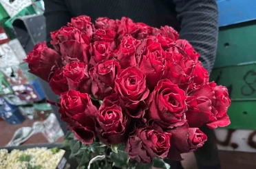 Kırmızı gülü yağış vurdu: Kenya ve Uganda gülleri revaçta 