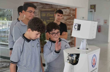 Kırşehir’de öğrenciler yardımlaşma kültürünü ’Ahi Bot’la öğreniyor 