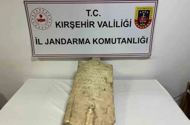 Kırşehir’de Roma dönemine ait mezar taşı ele geçirildi 