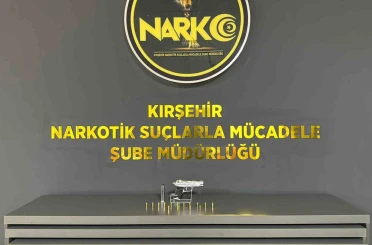 Kırşehir’de ruhsatsız tabanca, şarjör ve fişek ele geçirildi 