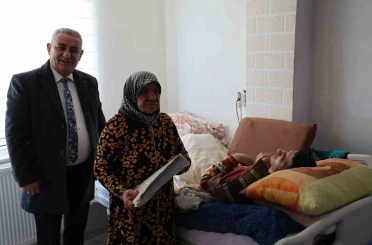 Kırşehir’de yaşlı kadın ailesinin terk ettiği hasta torununa 29 yıldır bakıyor 