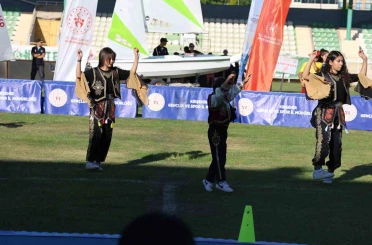 Kırşehir’de Yaz Spor Okulları 32 branşta coşkulu törenle açıldı 