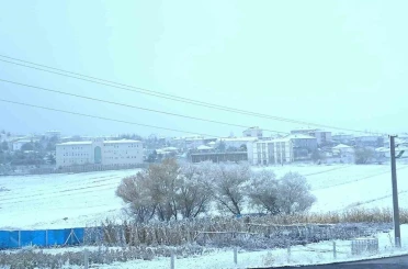 Kırşehir’de yüksek kesimler beyaza büründü