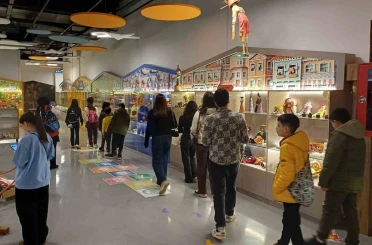 Kış kulübü bilim merkezini inceledi 