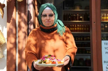 Kış mevsiminin vazgeçilmezi turşu tezgahları süslemeye başladı 