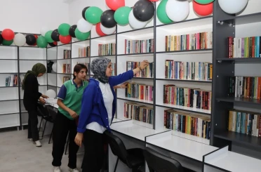 Kitap aşkıyla yola çıktılar, kütüphane kurdular 