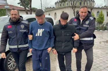 Kız meselesinden bıçaklı kavgada 2 kişi hastanelik oldu 