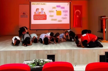 Kızılay’dan yaz kursu öğrencilerine afet bilinci eğitimi 