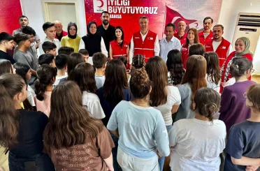 Kızılay’ın şefkat eli çocuklara ulaştı 