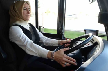"Kızlardan şoför olmaz" dediler şimdi trambüsle yolların tozunu alıyor 