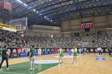 Kocaeli Kadın Basketbol - Dardanel Çanakkale Belediyespor maçı yarım saate yakın durdu