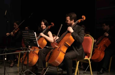 Kocaeli Orkestrası, Toygar Işıklı dizi müziklerini izleyiciyle buluşturdu 