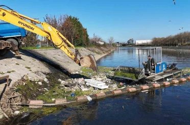 Kocaeli’de 12 metreküp atık denize ulaşmadan toplandı 