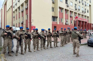 Kocaeli’de rüşvet ve tefecilik operasyonunda gözaltına alınan şüpheliler adliyede 