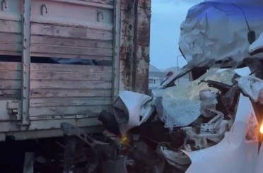 Kocaeli’de servis minibüsü ile kamyon çarpıştı: 7 yaralı 