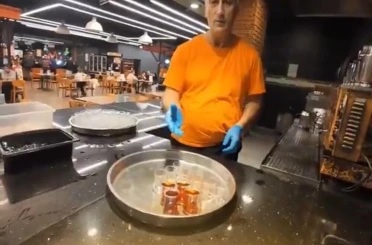 Köfteci Yusuf’ta kuryelerin yüzünü güldüren sıcak jest 