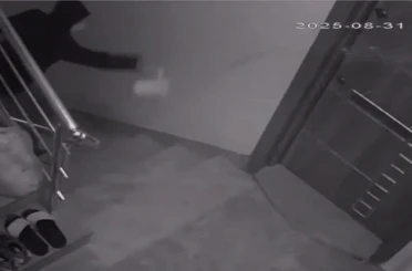 Komşularını canından bezdirdi 