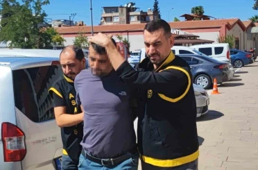 Komşunu öldürüp kızını yaralayan zanlı tutuklandı 