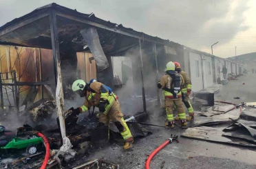 Konteynerde çıkan yangın söndürüldü 