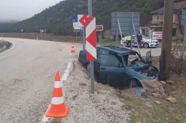 Kontrolden çıkan aracın şarampole yuvarlanmasıyla 5 kişi yaralandı
