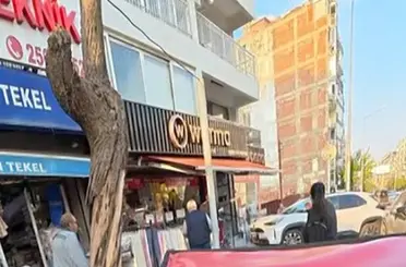 Kontrolden çıkan otomobil çarşıyı birbirine kattı