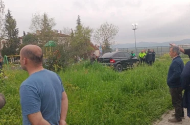 Kontrolden çıkan otomobil, kaldırımda yürüyen 17 yaşındaki genci hayattan kopardı 