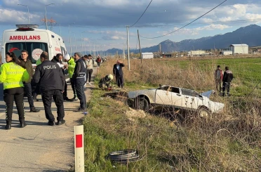 Kontrolden çıkan otomobil şarampole yuvarlandı: 2 yaralı