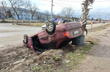 Kontrolden çıkan otomobil takla attı 