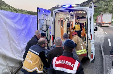 Kontrolden çıkan tır devrildi: 1 yaralı 