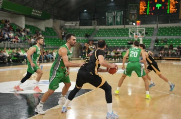 Konya Basketbol Takımı'nın bileği bükülmüyor