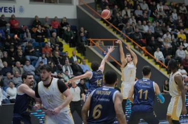 Konya BBSK evinde yenilgiyi unuttu: 94-68