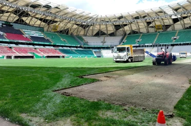 Konya Büyükşehir Stadyumu'nun zemininde renovasyon çalışması başlatıldı