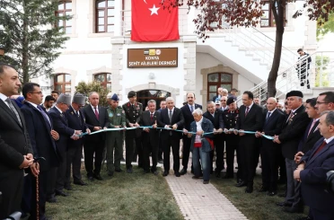 Konya Büyükşehir tarafından yenilenen Şehit Aileleri Derneği binasının açılışı dualarla yapıldı
