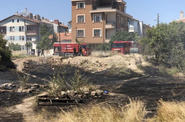 Konya'da evlerin bitişiğinde yangın paniği
