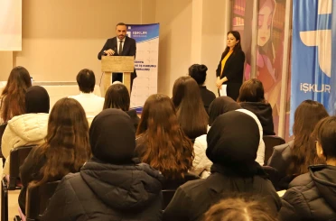 Konya İşkur Meslek Tanıtım Günü İle Gençlerin Yanında