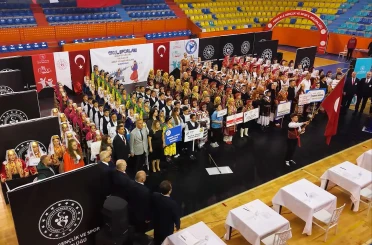 Konya'nın da katıldığı "Halk Oyunları Yıldızlar Grup Yarışmaları" başladı