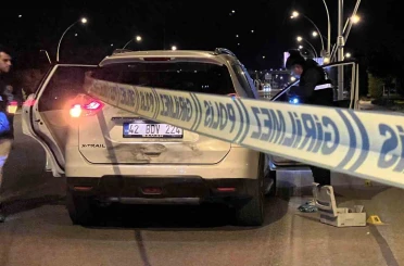 Konya’da bulunduğu aracın önü kesilerek silahlı saldırıya uğrayan kişi ağır yaralandı 