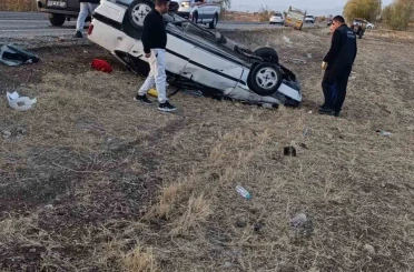 Konya’da otomobil araziye devrildi: 5 yaralı 
