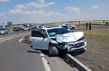 Konya’da otomobil ile hafif ticari araç çarpıştı: 1’i ağır 5 yaralı 
