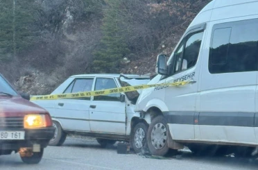 Konya’da otomobil ile yolcu minibüsü çarpıştı: 1 ölü, 1 yaralı 