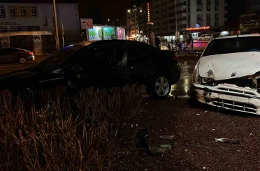 Konya’da otomobiller çarpıştı: 2 yaralı 