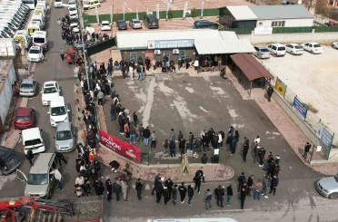 Konya’da plaka değiştirme kuyruğu 