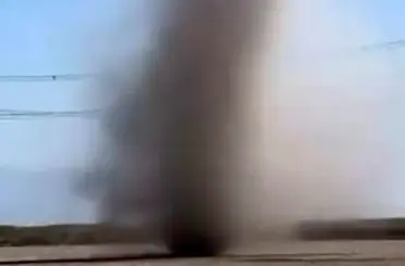 Konya’da tarlada hortum oluştu o anlar kamerada
