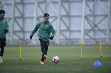 Konyaspor Antalya kampı için yola çıkıyor! İkinci yarı hazırlıklar başladı