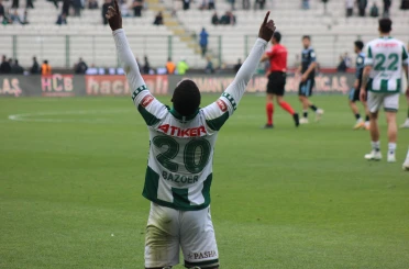 Konyaspor'da Bazoer takıma döndü