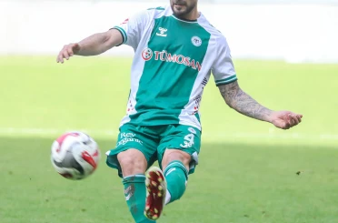 Konyaspor’da savunmaya darbe: Adil Demirbağ forma giyemeyecek!