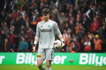 Konyaspor’da taht el değiştirdi